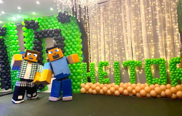 Minecraft personagens vivos cover Festa animação